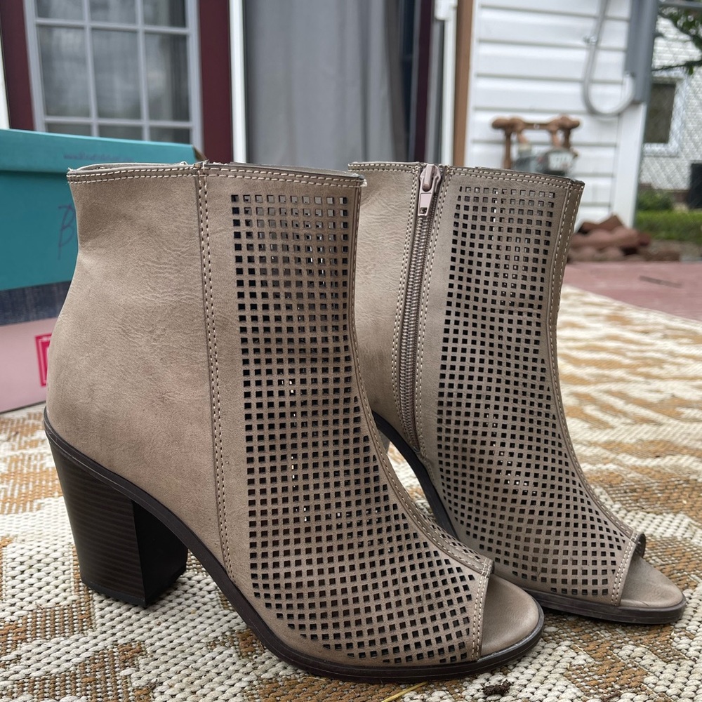 Taupe Open toe heeled sandals